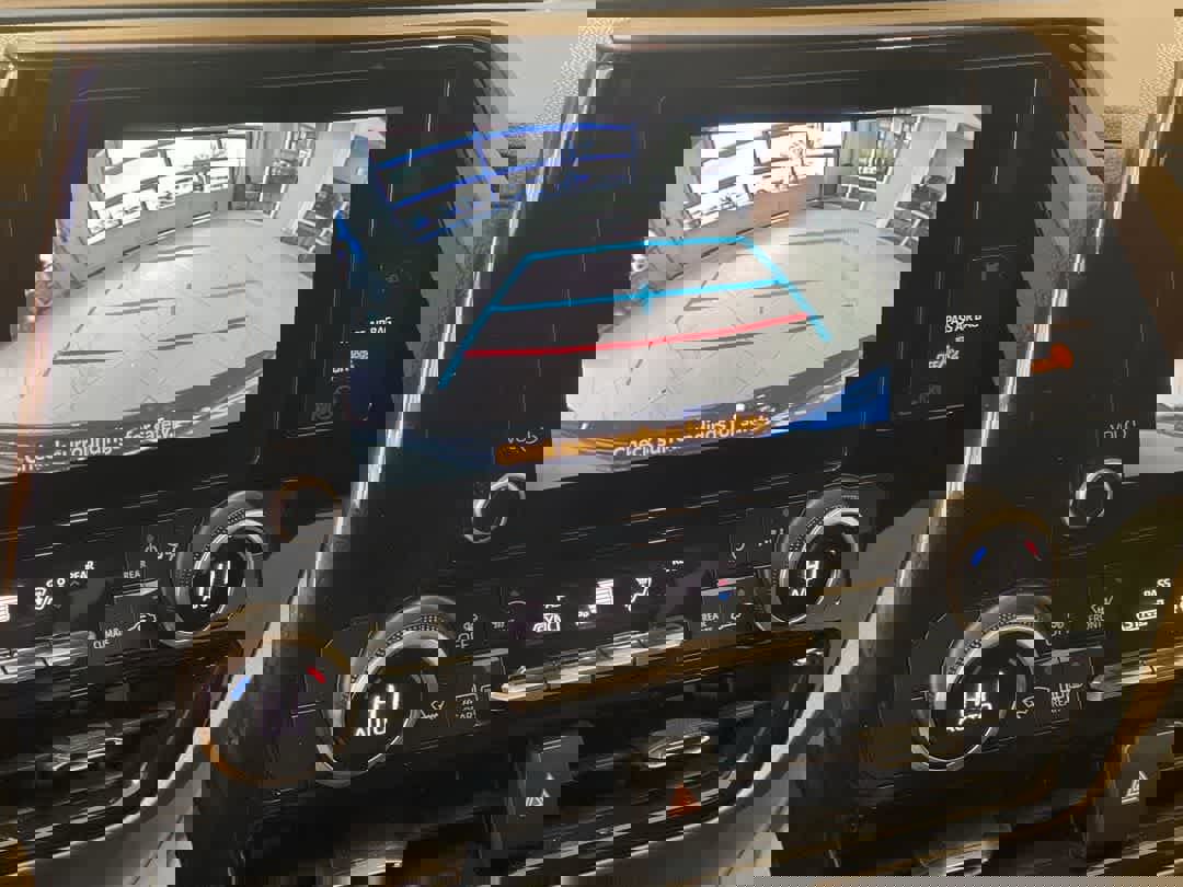 Used 2023 Toyota Highlander L image 19