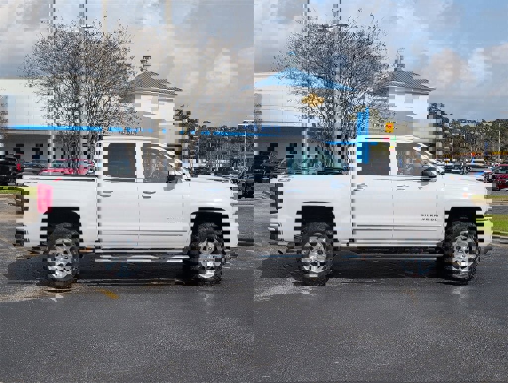 Used 2017 Chevrolet Silverado 1500 LTZ Z71 w/ LTZ Plus Package image 2