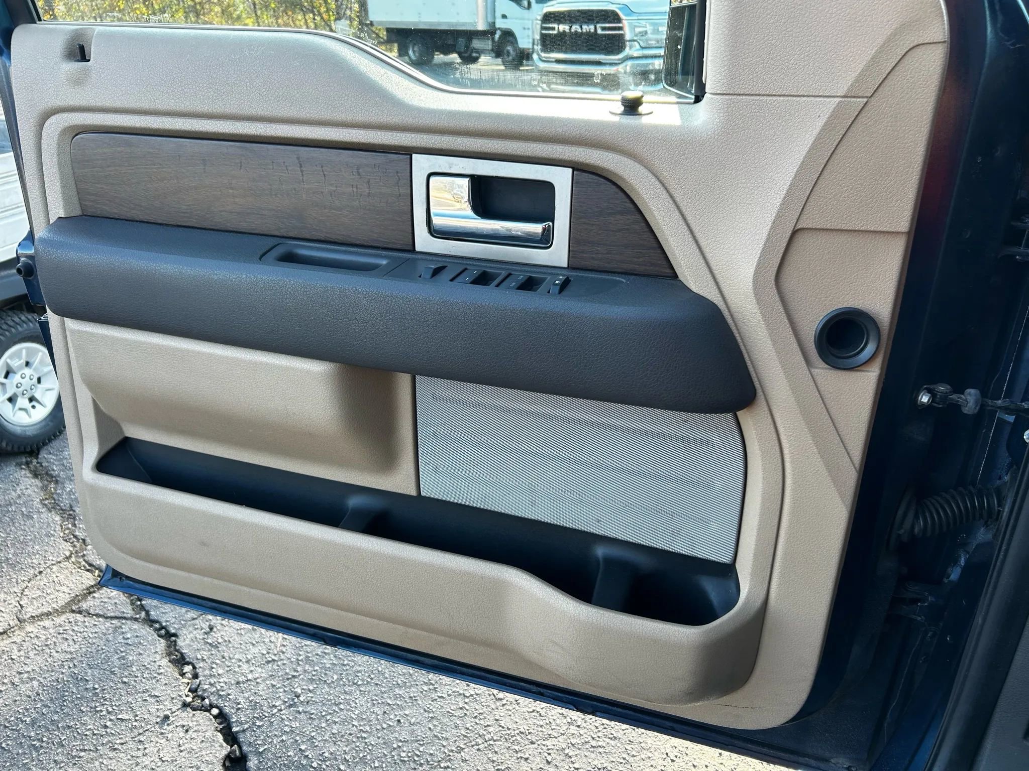 Used 2014 Ford F150 Lariat w/ Equipment Group 501A Mid image 24