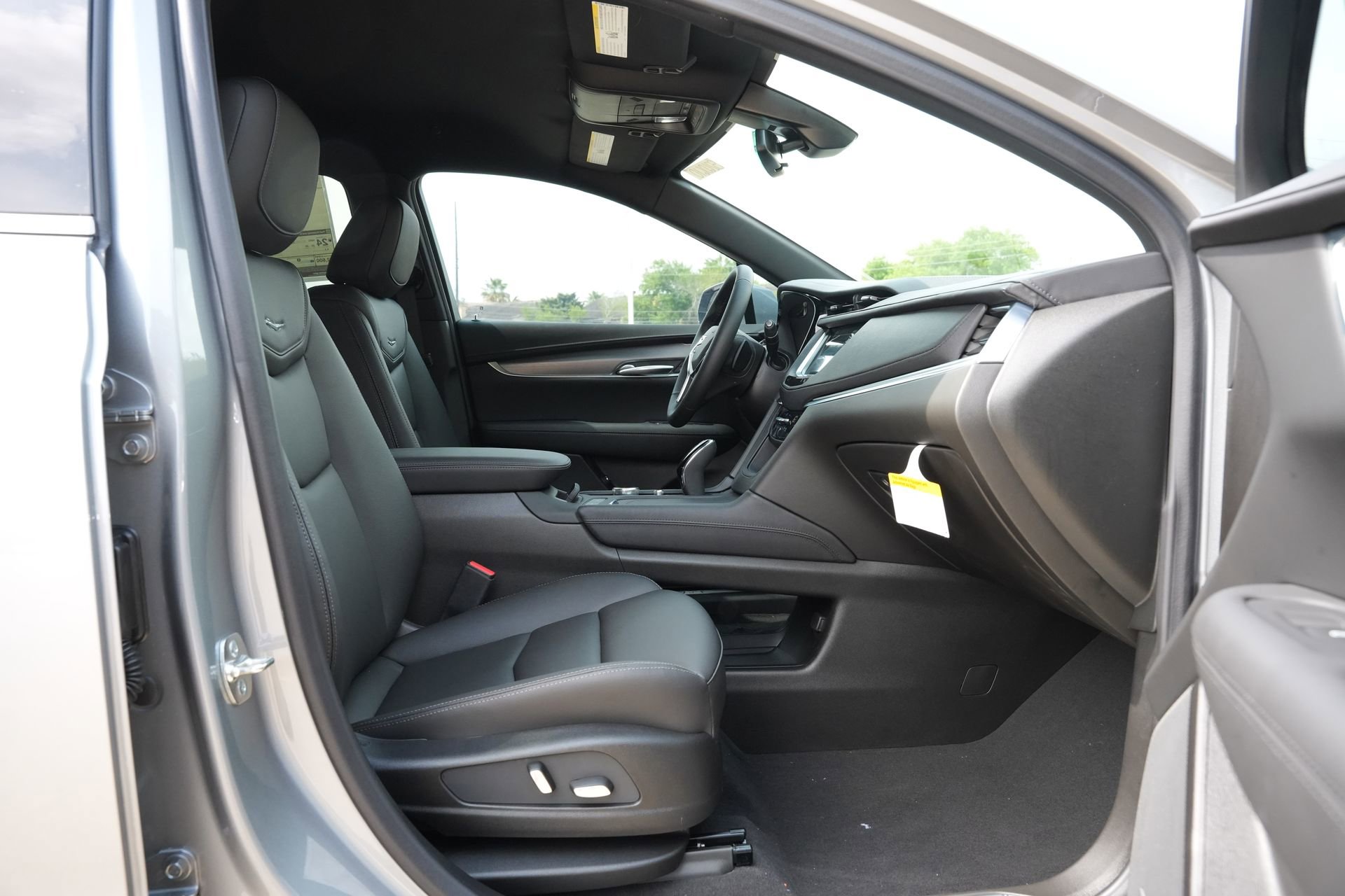New 2026 Cadillac XT5 Luxury w/ LPO, Floor Liner Package image 26