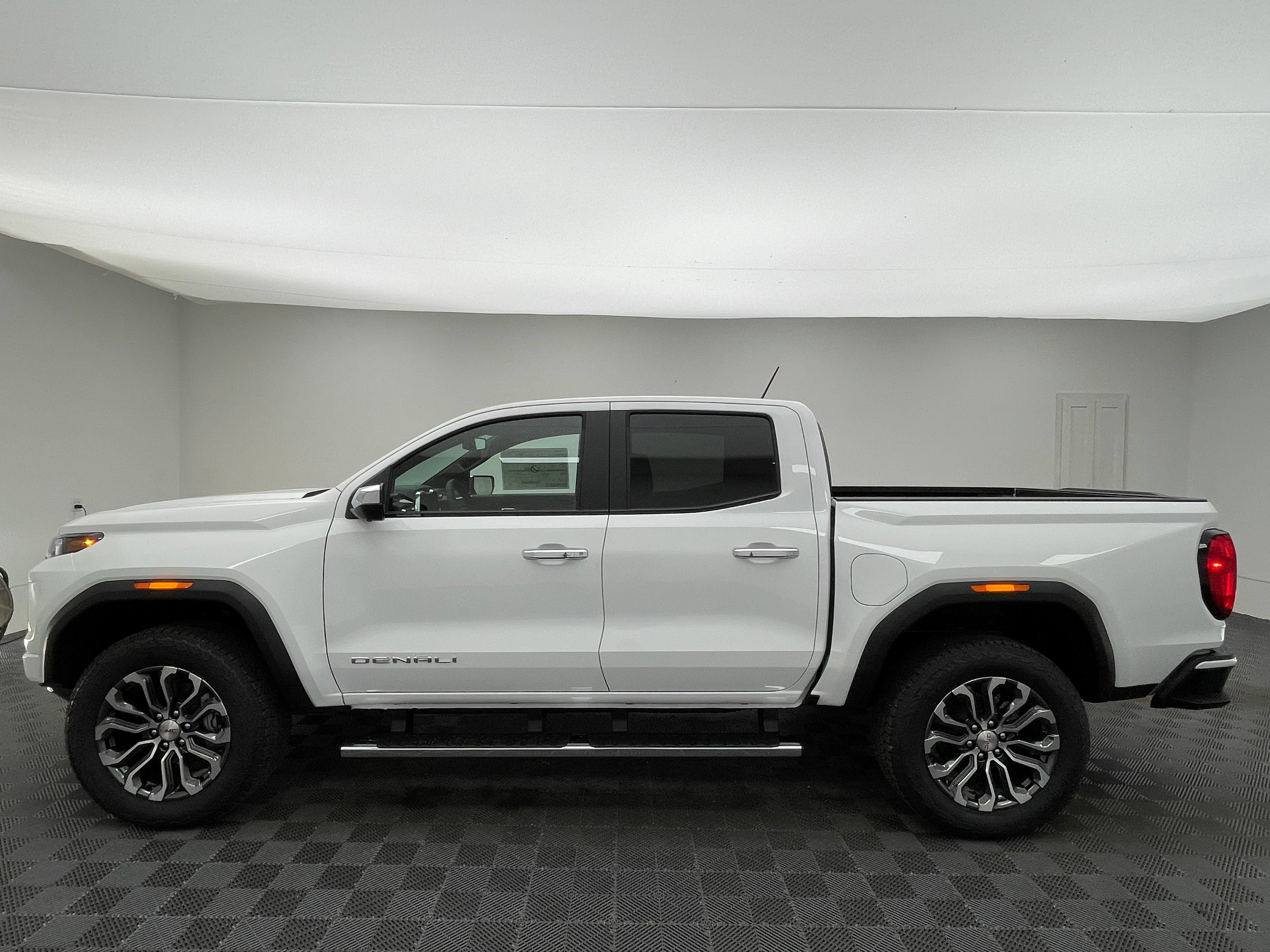 New 2026 GMC Canyon Denali AWD/4WD image 12