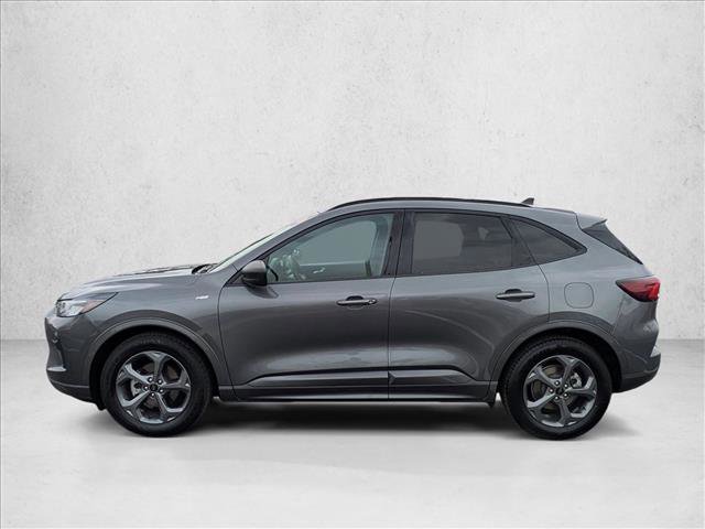 Used 2024 Ford Escape ST-Line w/ Cold Weather Package FWD image 9