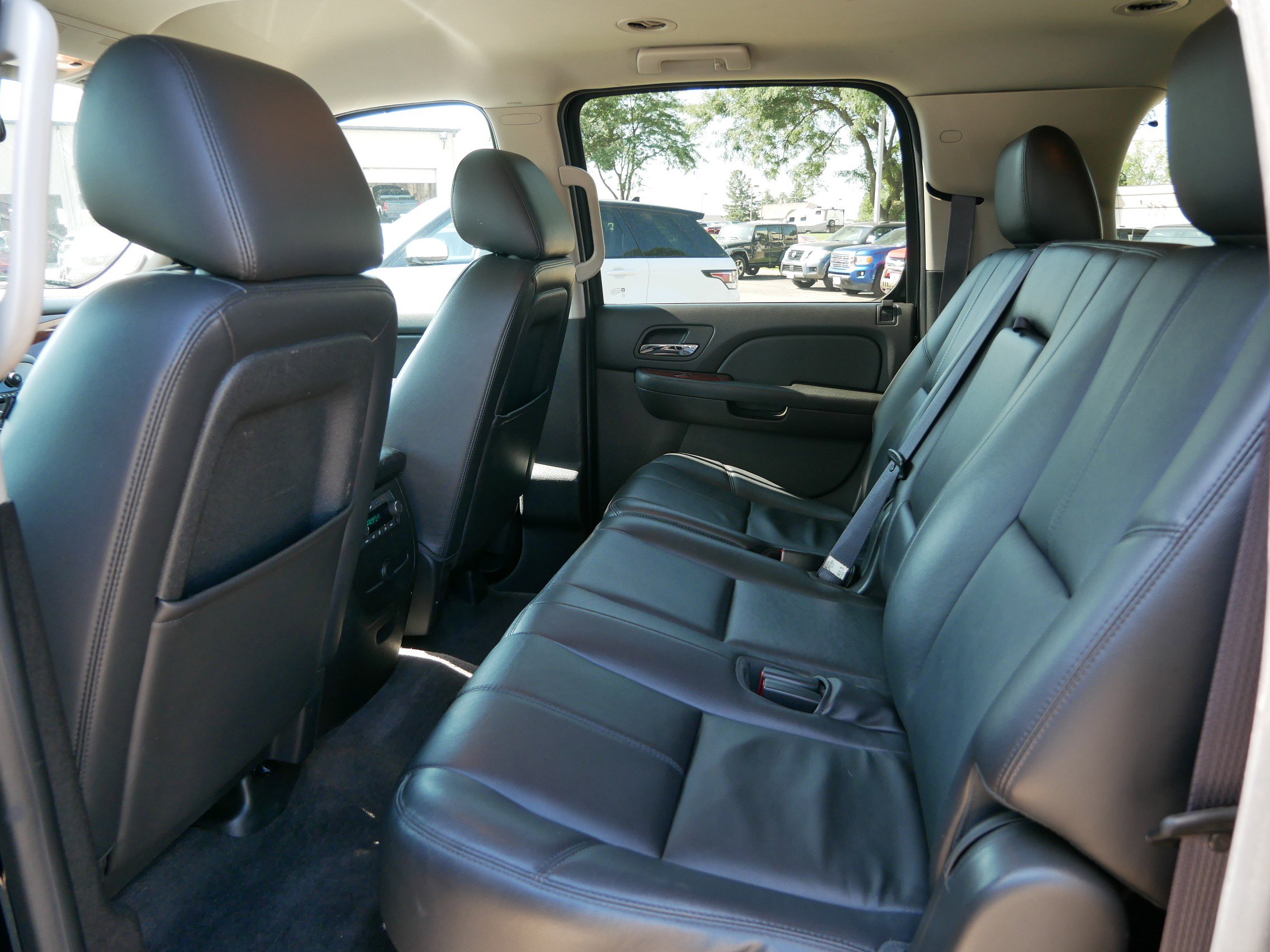 Used 2014 GMC Yukon XL SLT image 13