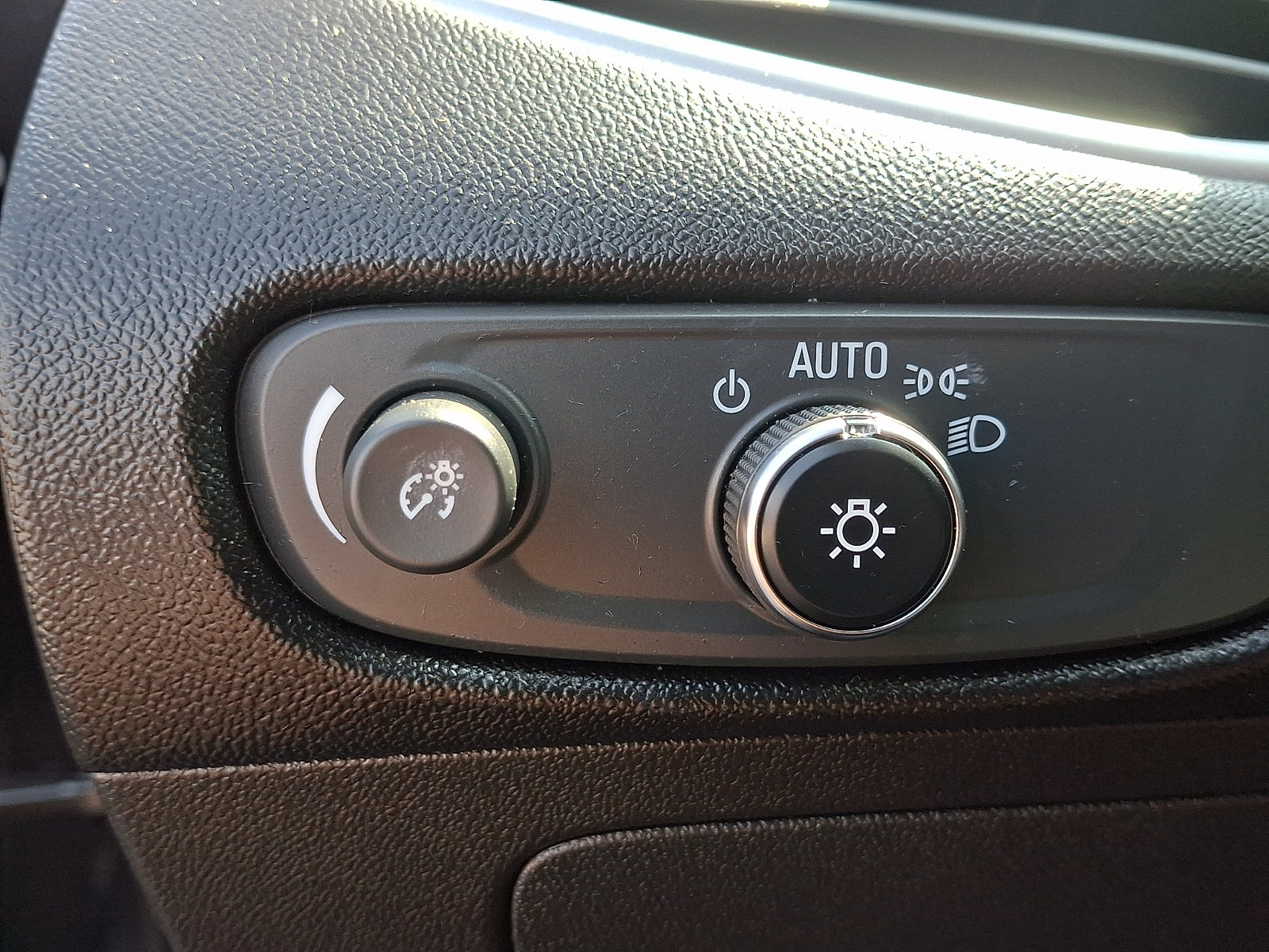 Used 2021 Chevrolet Malibu RS FWD image 23