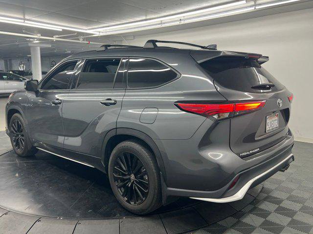 Certified 2023 Toyota Highlander XSE image 3