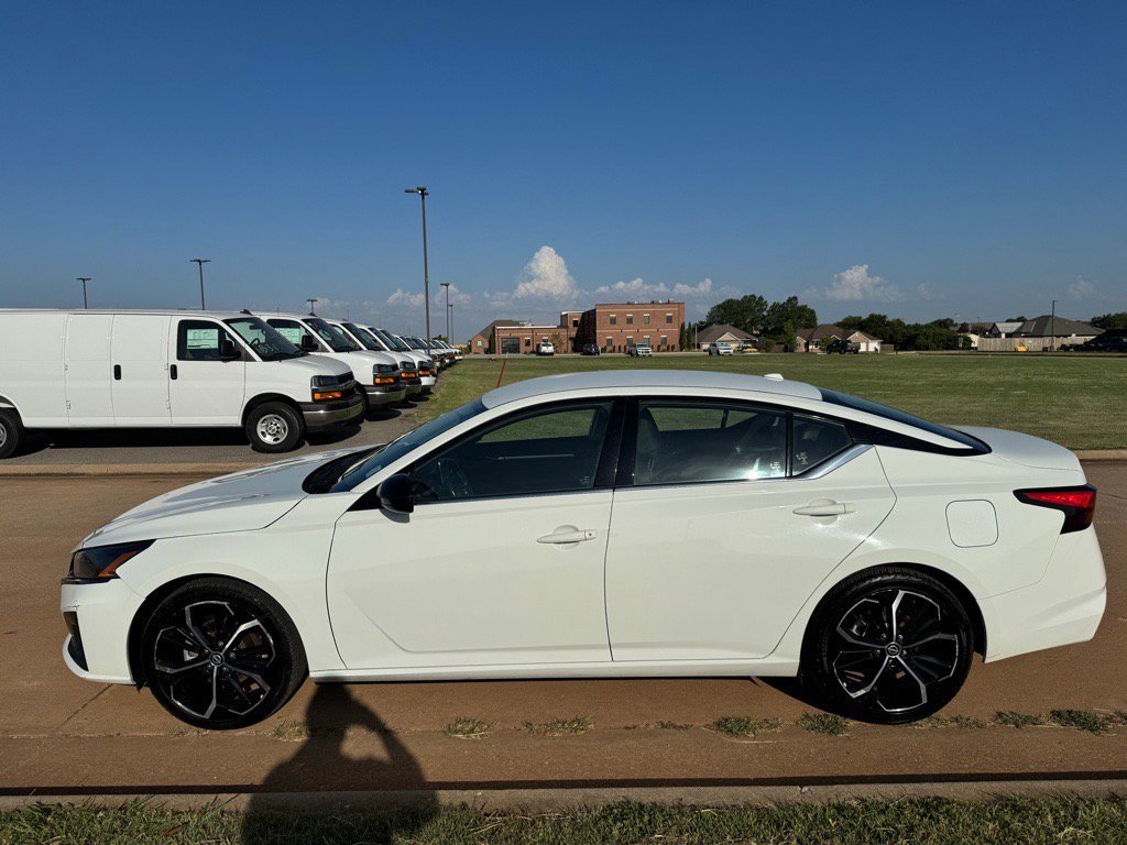 Used 2023 Nissan Altima 2.5 SR image 6
