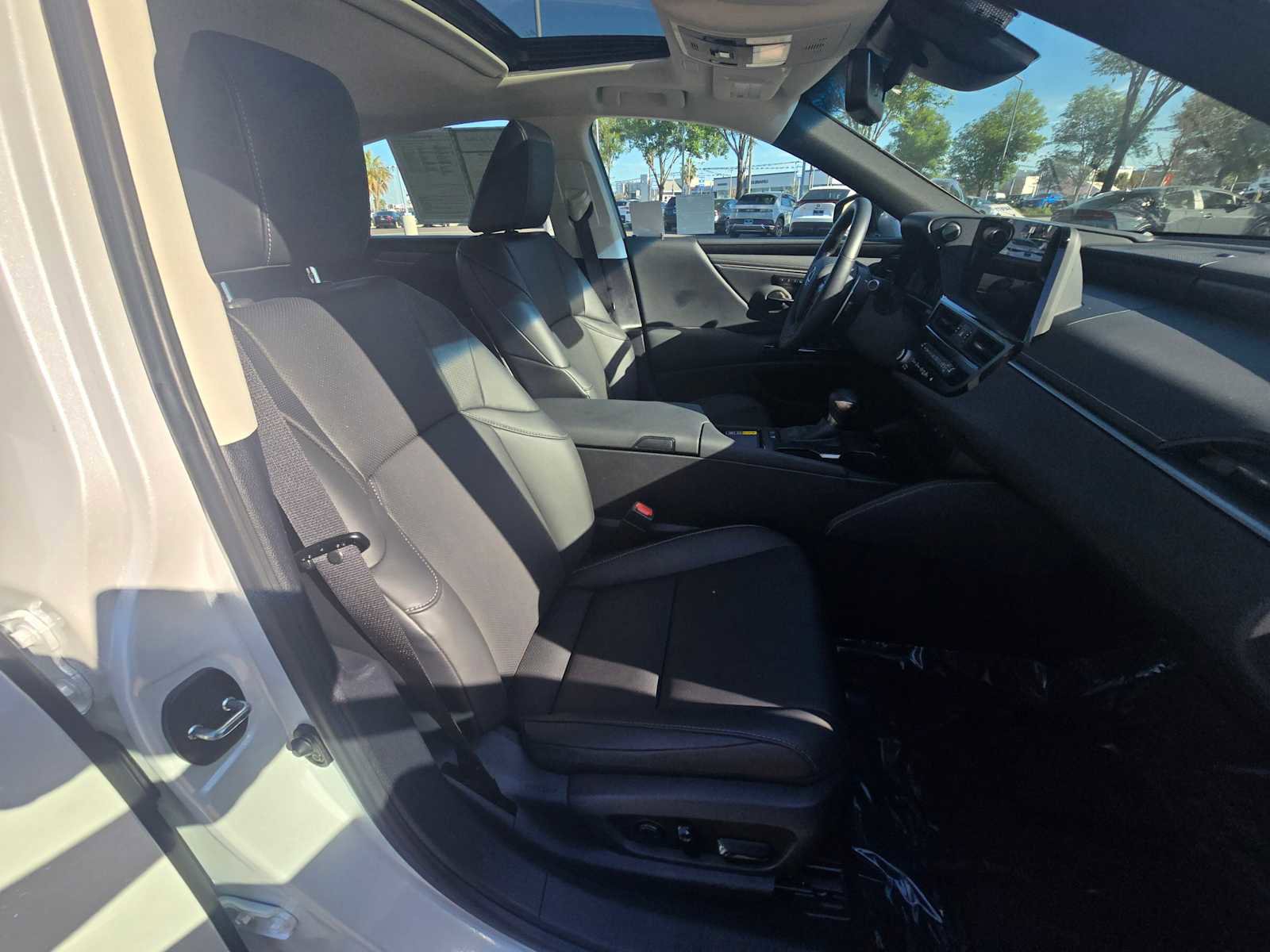 Certified 2025 Lexus ES 300h ES 300h w/ Premium Package image 11