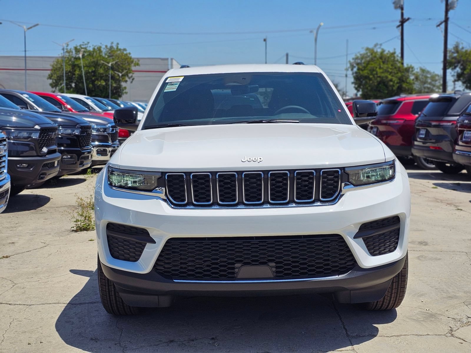 New 2026 Jeep Grand Cherokee Laredo RWD image 2