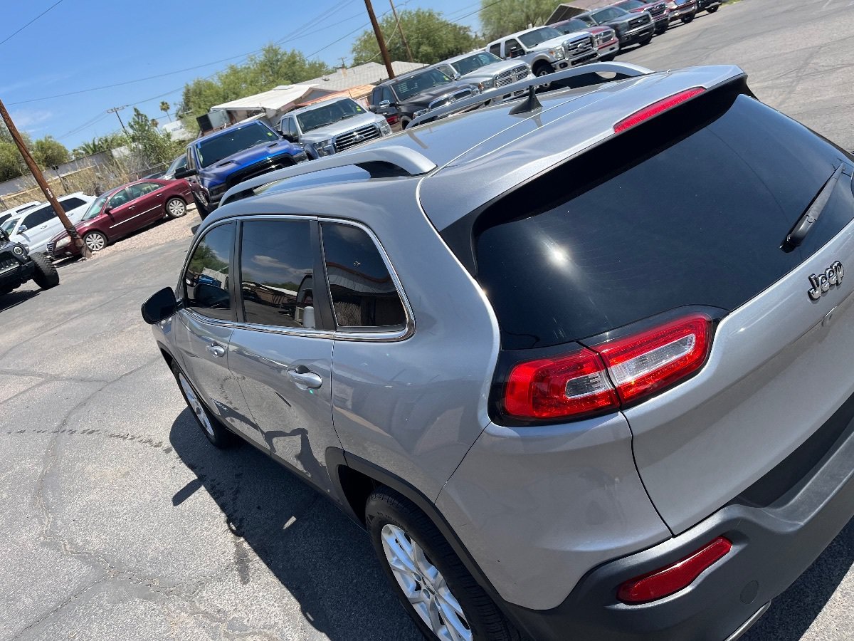 Used 2017 Jeep Cherokee Latitude FWD image 47