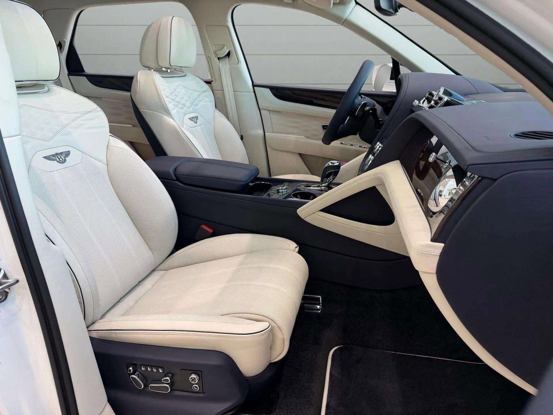 New 2025 Bentley Bentayga image 34