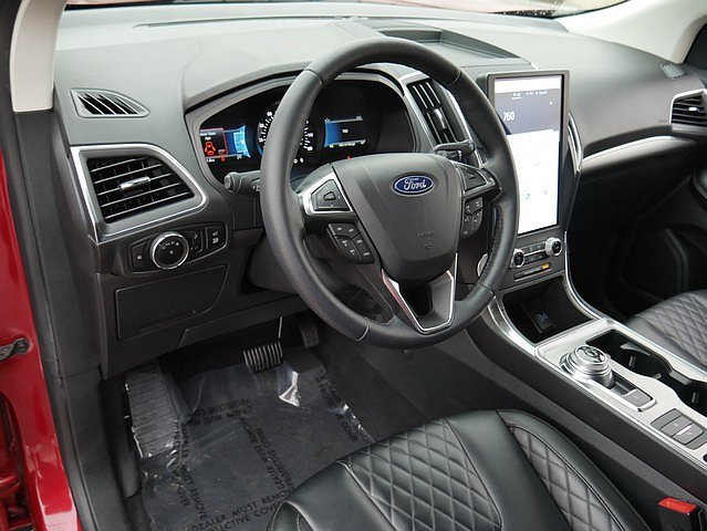 Used 2024 Ford Edge Titanium image 11