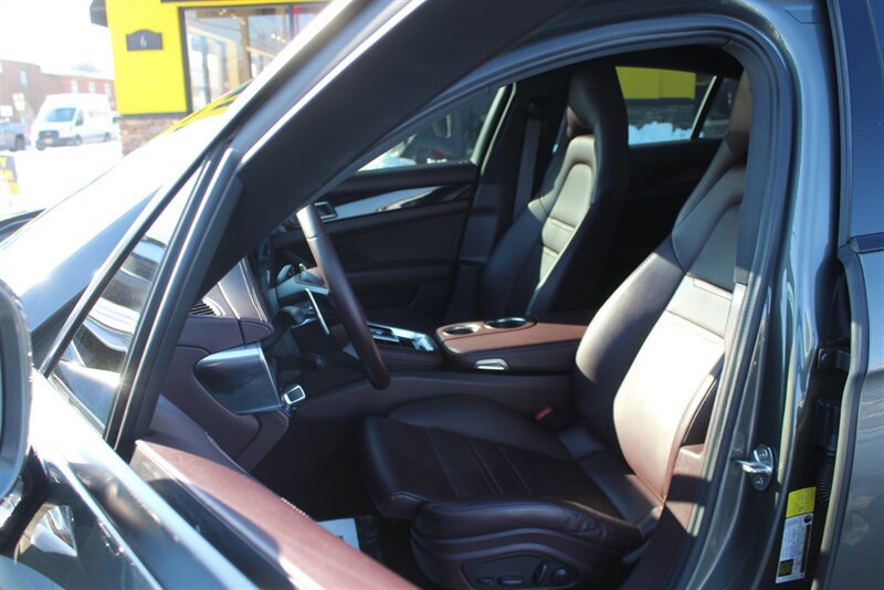 Used 2022 Porsche Panamera 4 AWD/4WD image 15