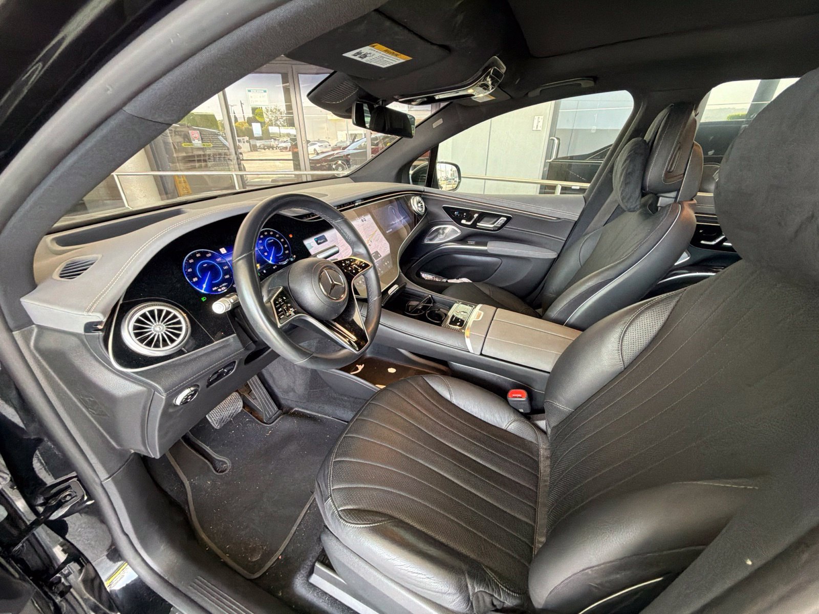 Used 2024 Mercedes-Benz EQS 580 4MATIC SUV w/ Exclusive Trim Package image 6