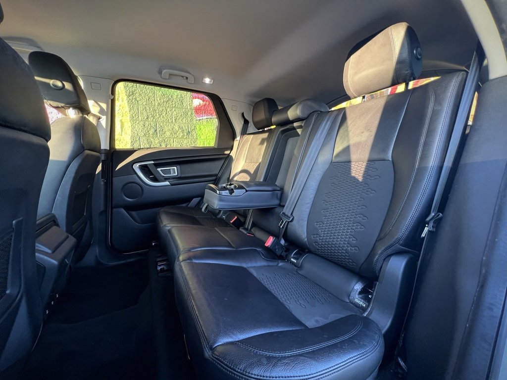 Used 2019 Land Rover Discovery Sport SE image 21