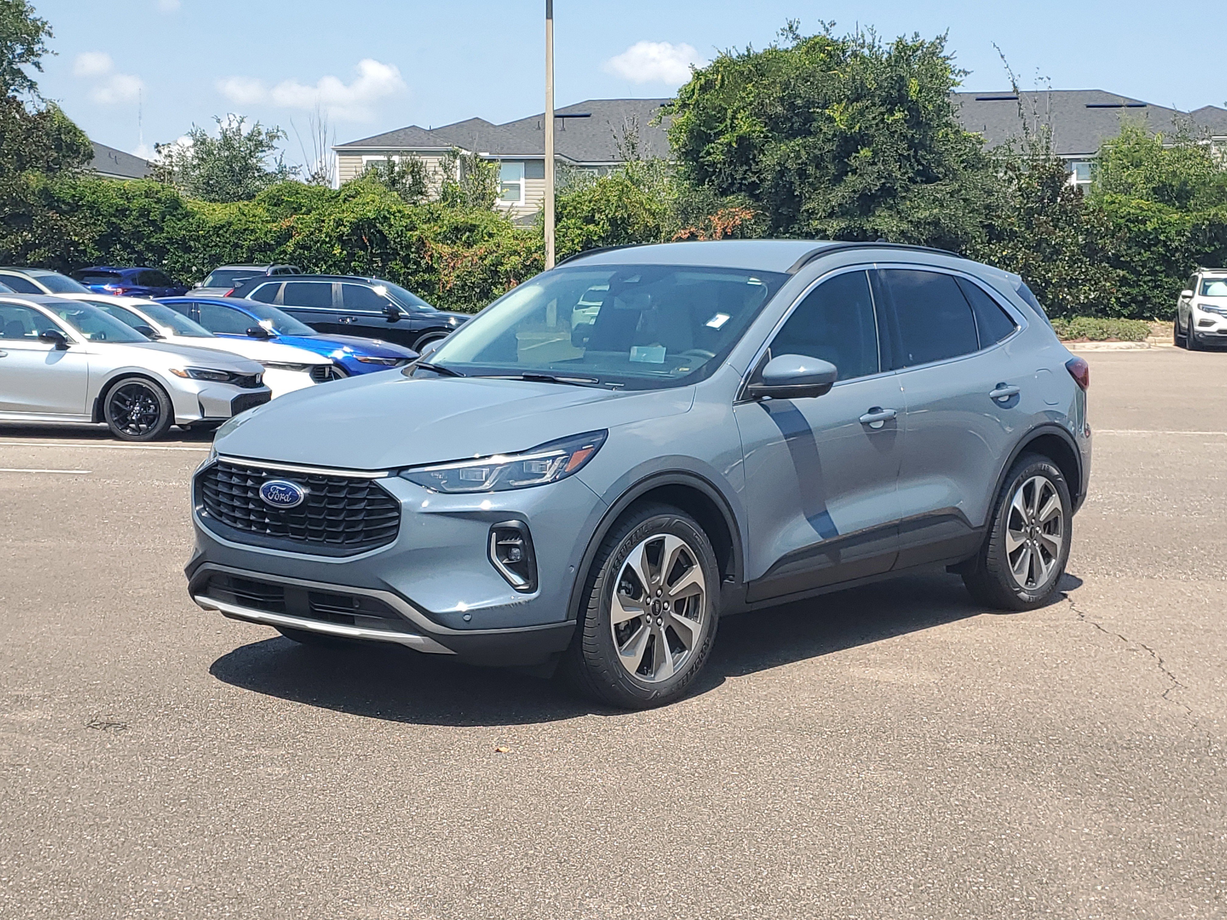 Used 2023 Ford Escape Platinum w/ Premium Technology Package image 34