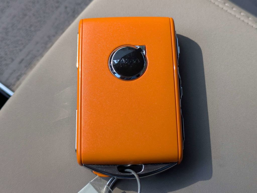 New 2025 Volvo XC90 B6 Ultra image 32