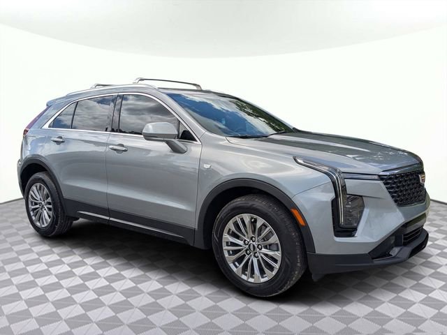 Used 2024 Cadillac XT4 Premium Luxury image 2