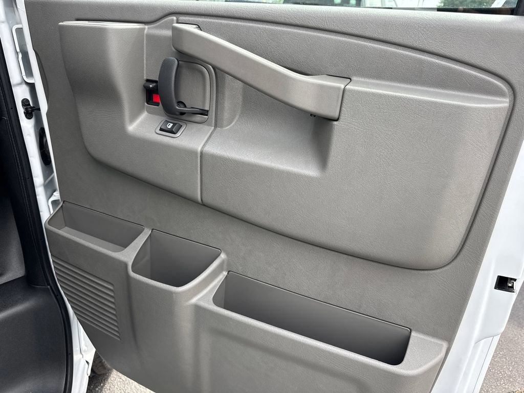 New 2025 Chevrolet Express 3500 w/ Driver Convenience Package RWD image 15