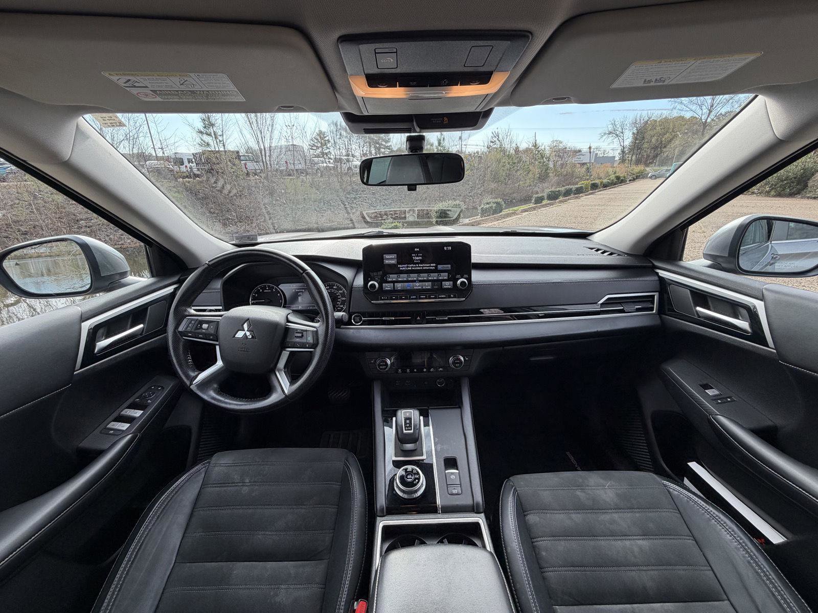 Used 2022 Mitsubishi Outlander SE image 10