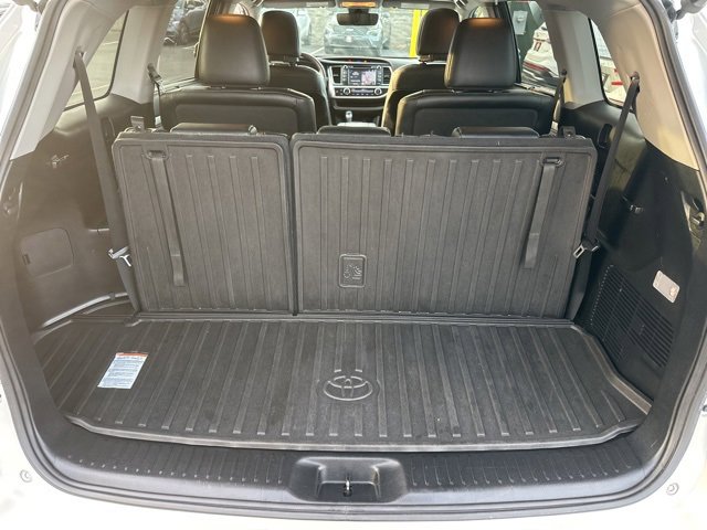 Used 2019 Toyota Highlander XLE image 46