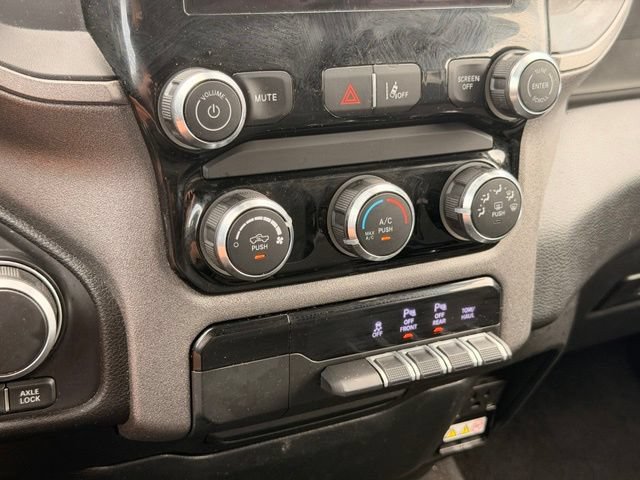 Used 2025 RAM 1500 Warlock AWD/4WD image 31
