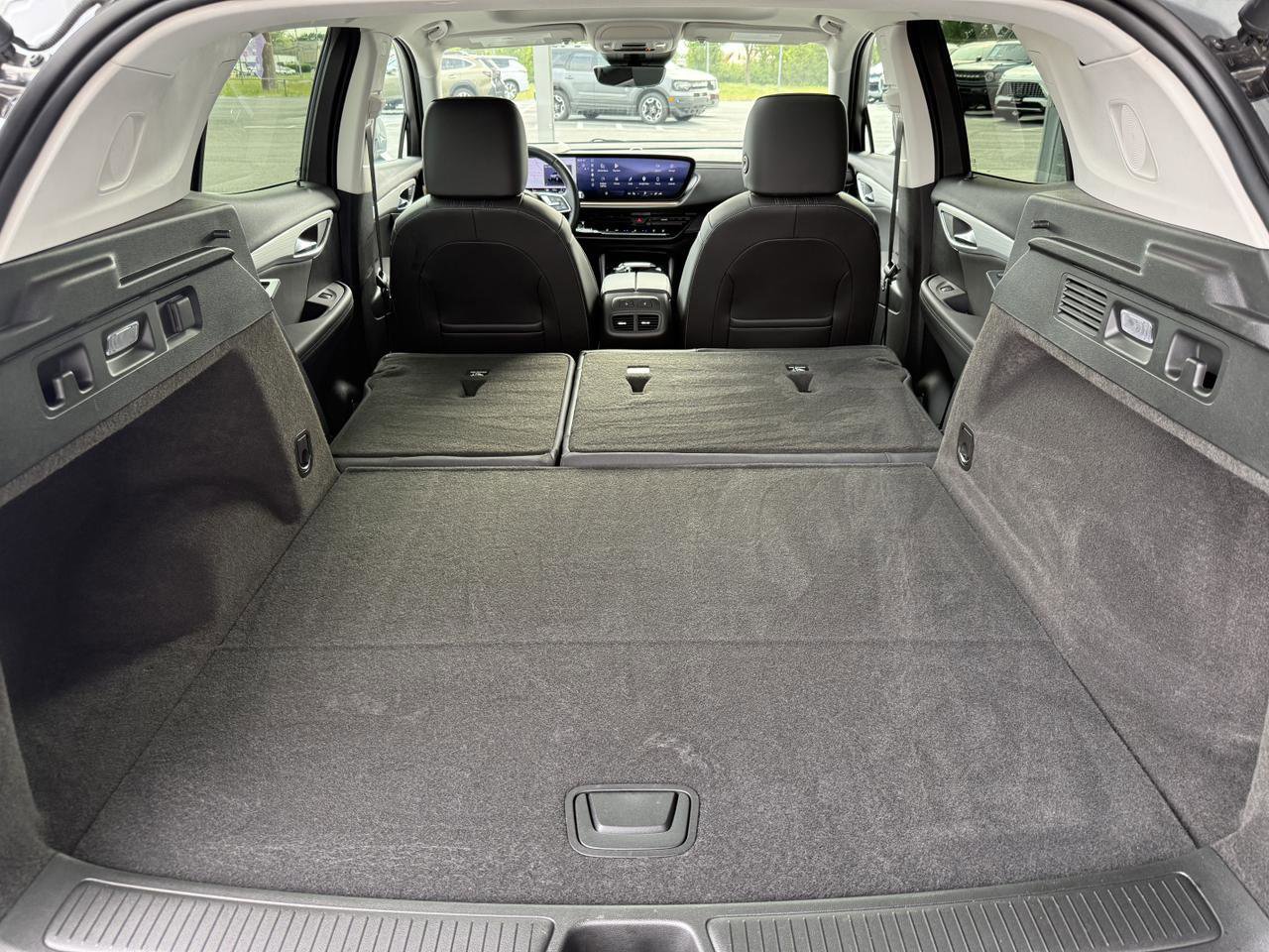 Used 2024 Buick Envision Avenir AWD/4WD image 48