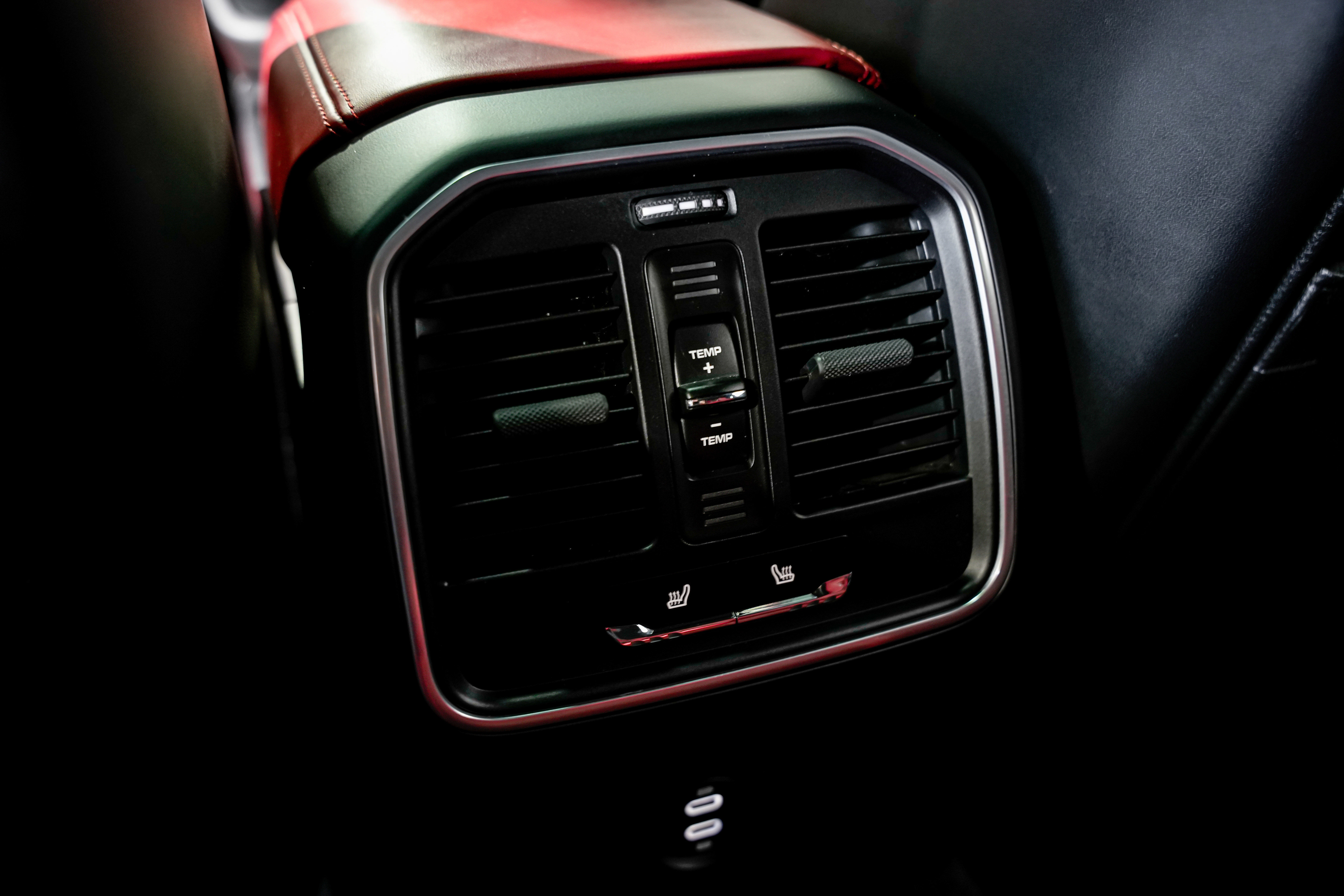 Used 2021 Porsche Macan GTS image 35