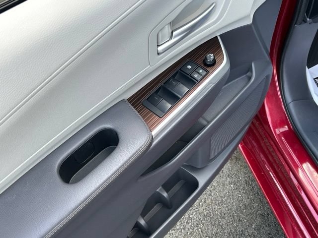 Used 2022 Toyota Sienna XLE w/ XLE Plus Package AWD/4WD image 24