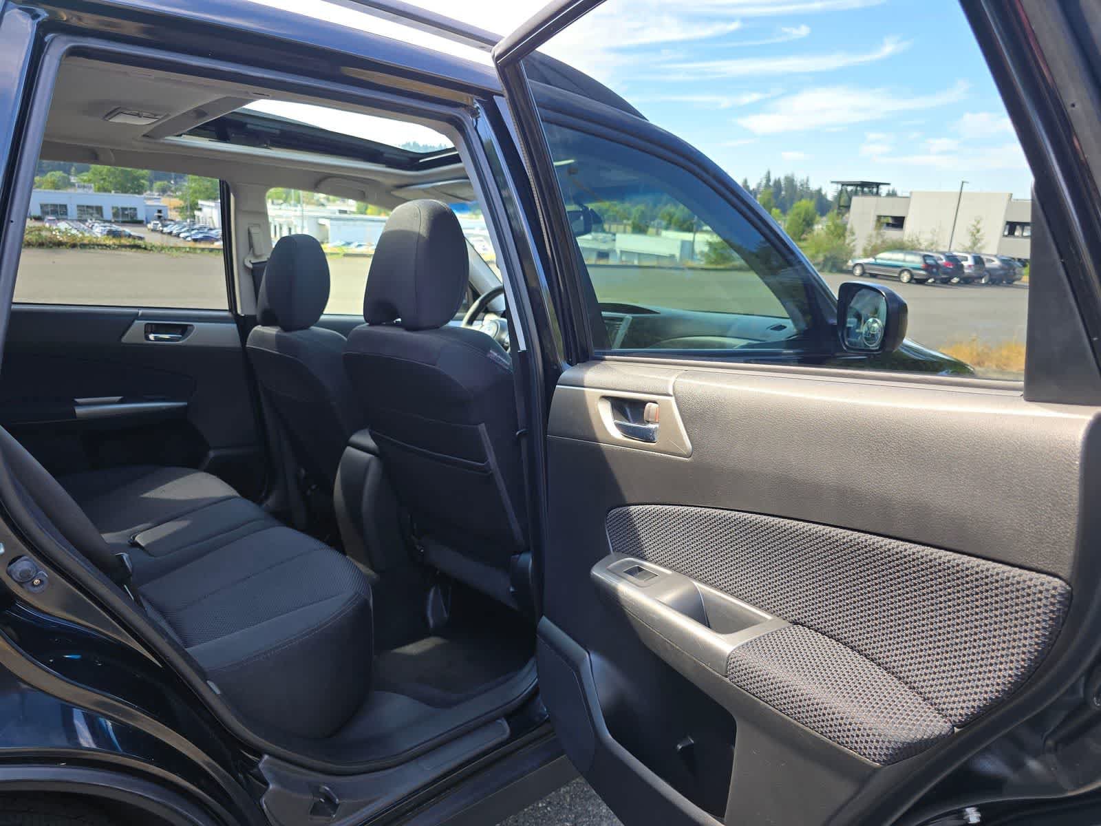 Used 2012 Subaru Forester 2.5X Premium AWD/4WD image 26