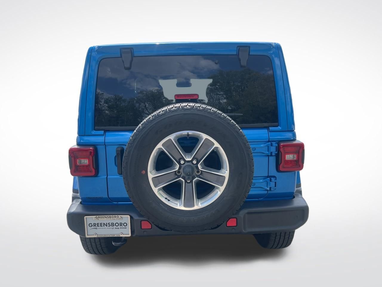 Used 2022 Jeep Wrangler Unlimited Sahara w/ Cold Weather Group image 4