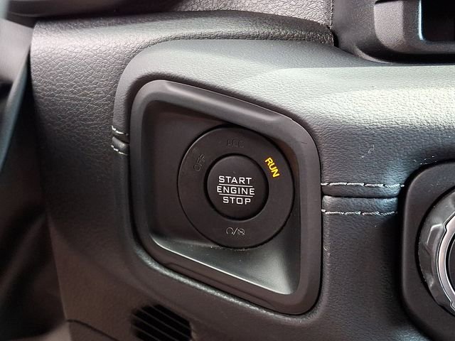 Used 2024 Jeep Gladiator Rubicon AWD/4WD image 25