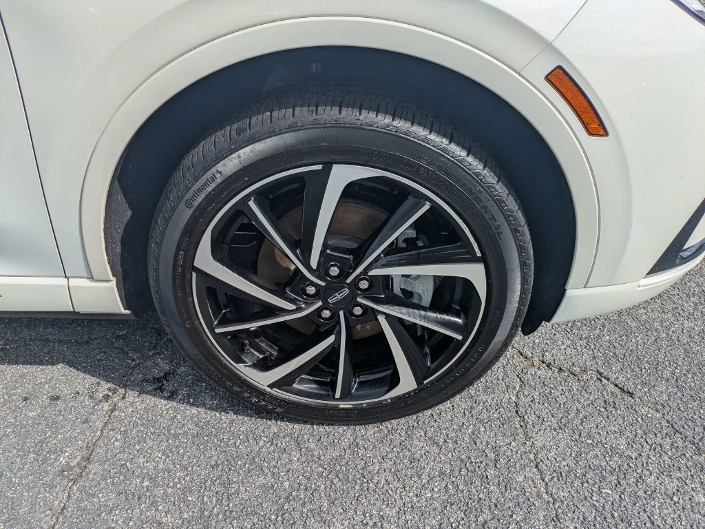 Certified 2025 Lincoln Corsair Grand Touring AWD/4WD image 12