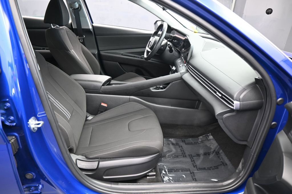Used 2023 Hyundai Elantra SEL w/ Convenience Package FWD image 39