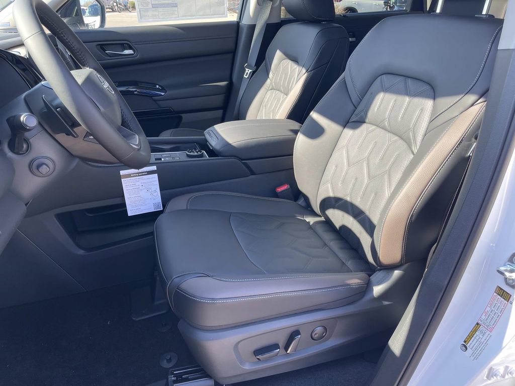 New 2026 Nissan Pathfinder Platinum AWD/4WD image 22