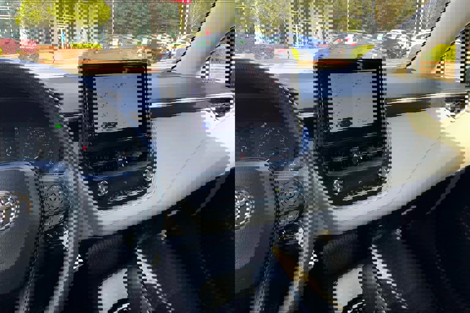 Used 2024 Toyota Corolla LE image 7