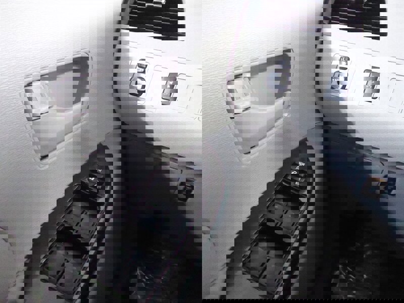 Used 2014 Toyota Sienna LE image 16