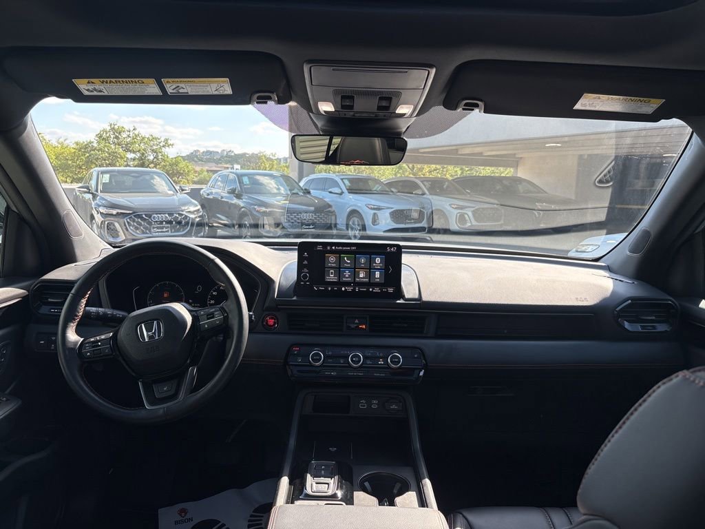 Used 2025 Honda Pilot TrailSport image 19