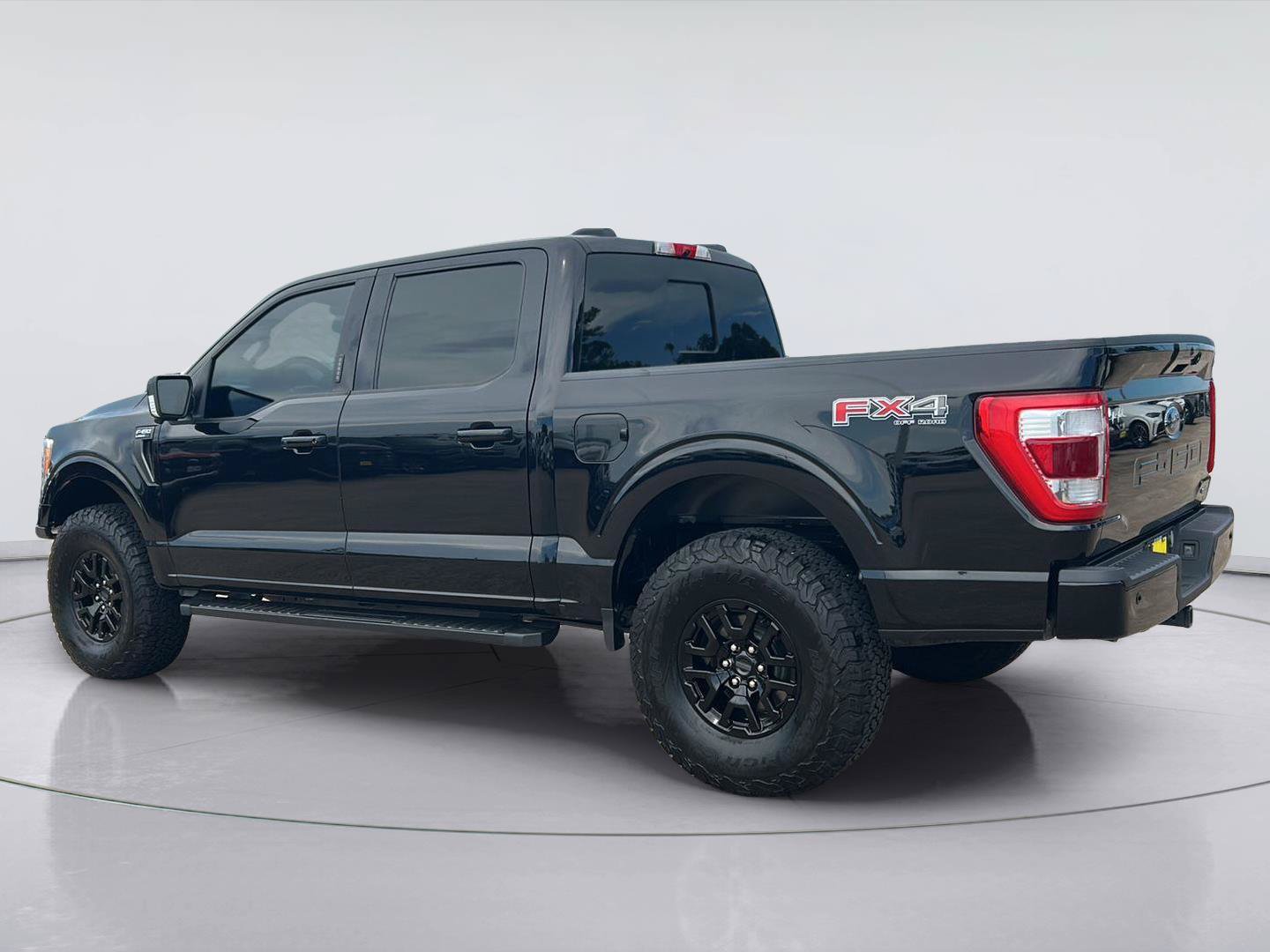 Used 2023 Ford F150 Lariat AWD/4WD image 4