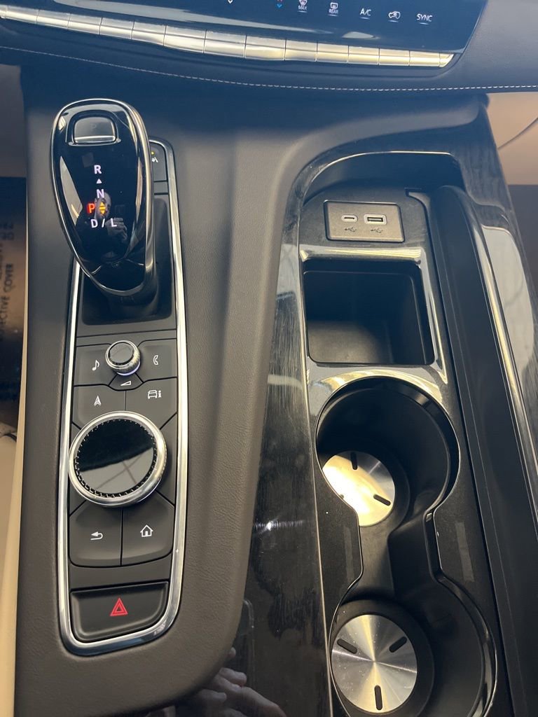 Certified 2024 Cadillac Escalade Premium Luxury AWD/4WD image 20