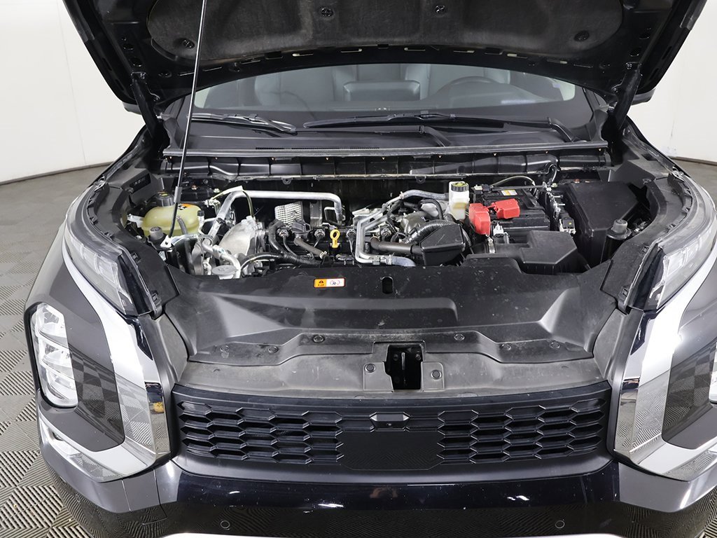 Used 2024 Mitsubishi Outlander SE image 16