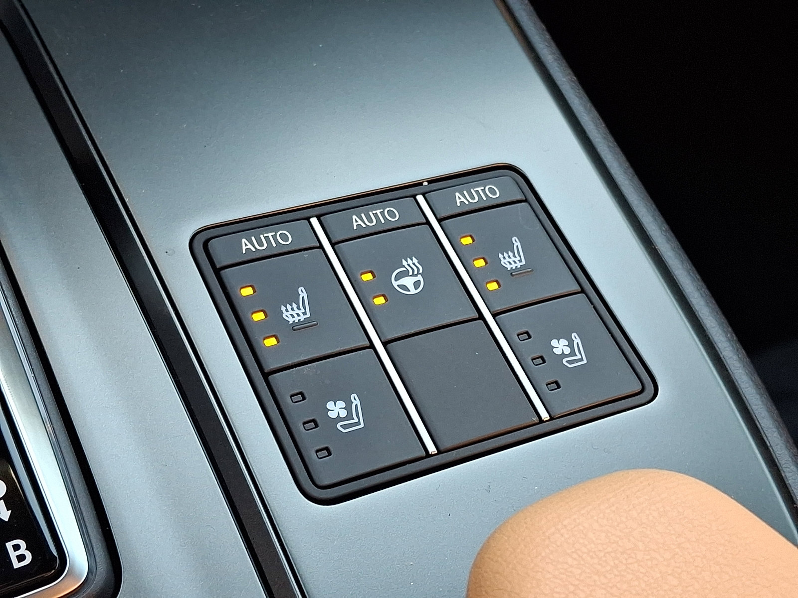 New 2025 Lexus UX 300h AWD image 16