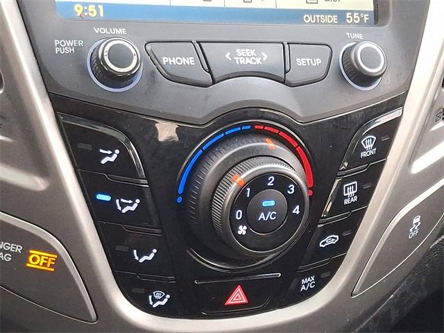 Used 2013 Hyundai Veloster w/ Style Pkg image 16