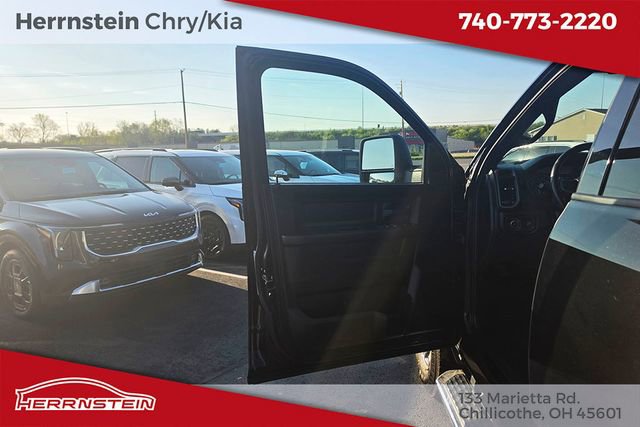 Used 2024 RAM 2500 Tradesman w/ Chrome Appearance Group AWD/4WD image 13