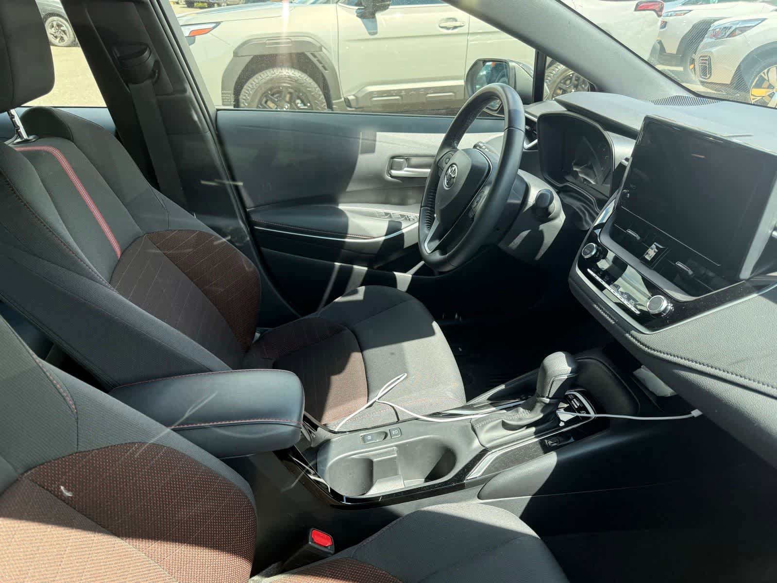 Used 2024 Toyota Corolla SE FWD image 5