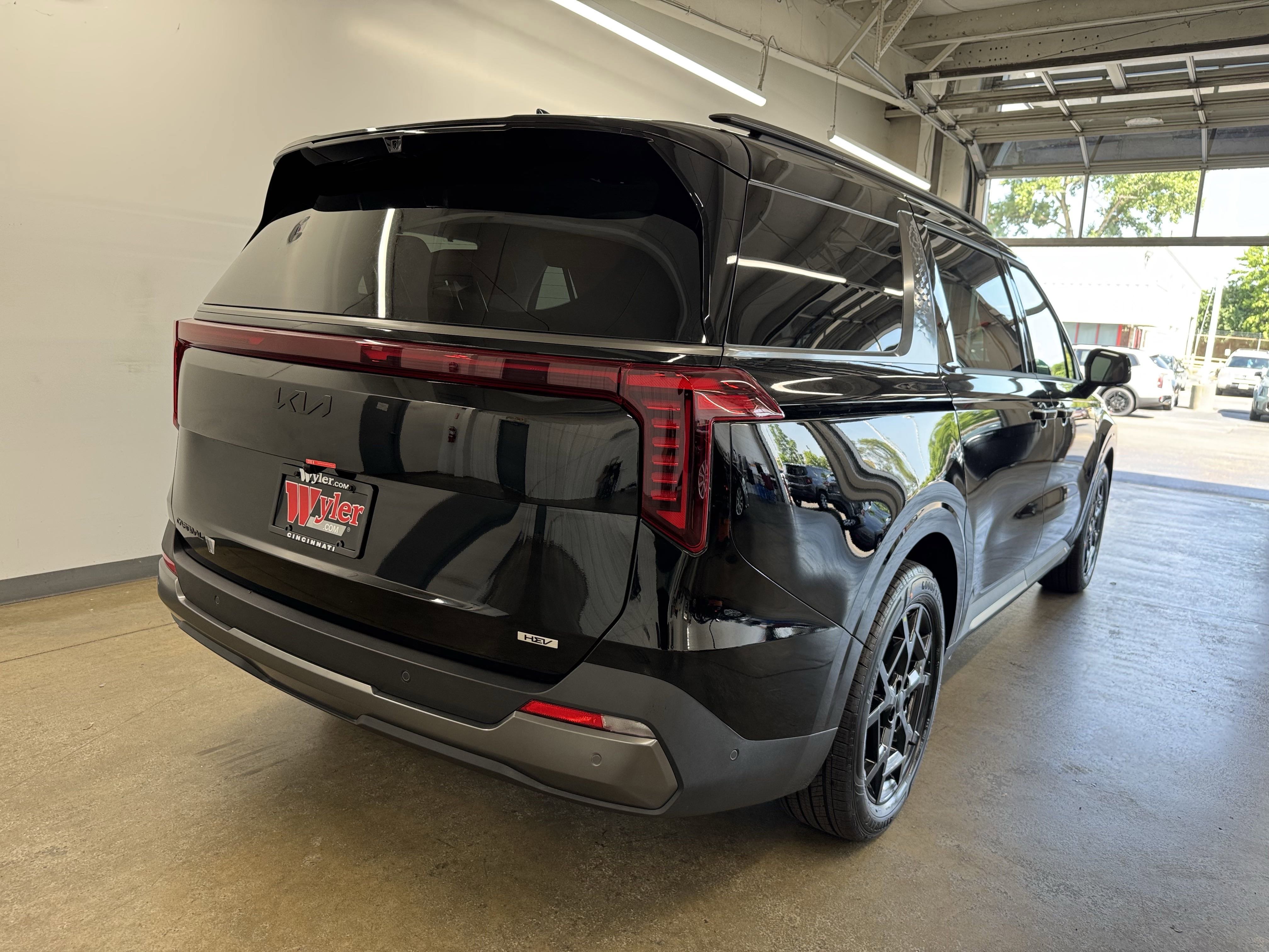 New 2026 Kia Carnival SX Prestige FWD image 3