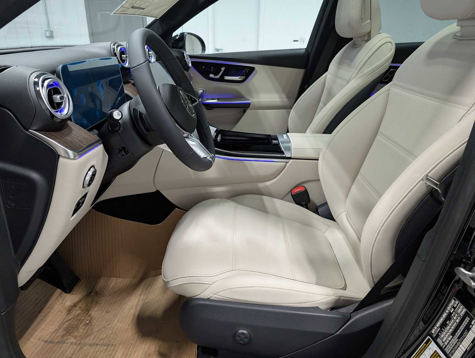 New 2026 Mercedes-Benz GLC 300 GLC 300 image 4