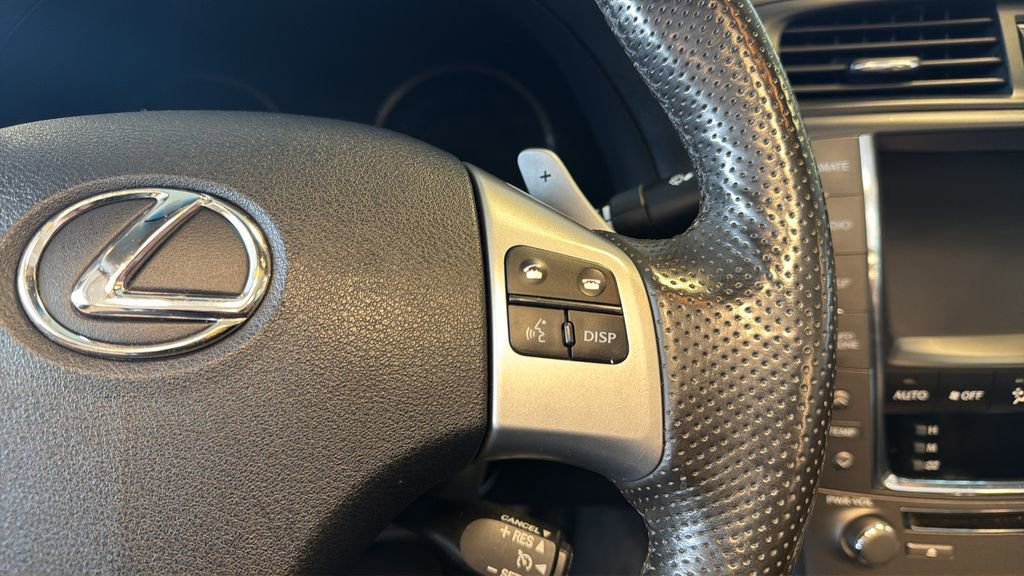 Used 2011 Lexus IS 250C w/ Luxury Pkg image 29