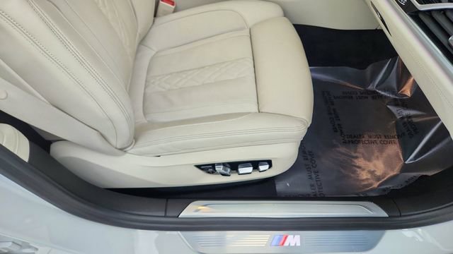 Used 2022 BMW 740i w/ M Sport Package image 22