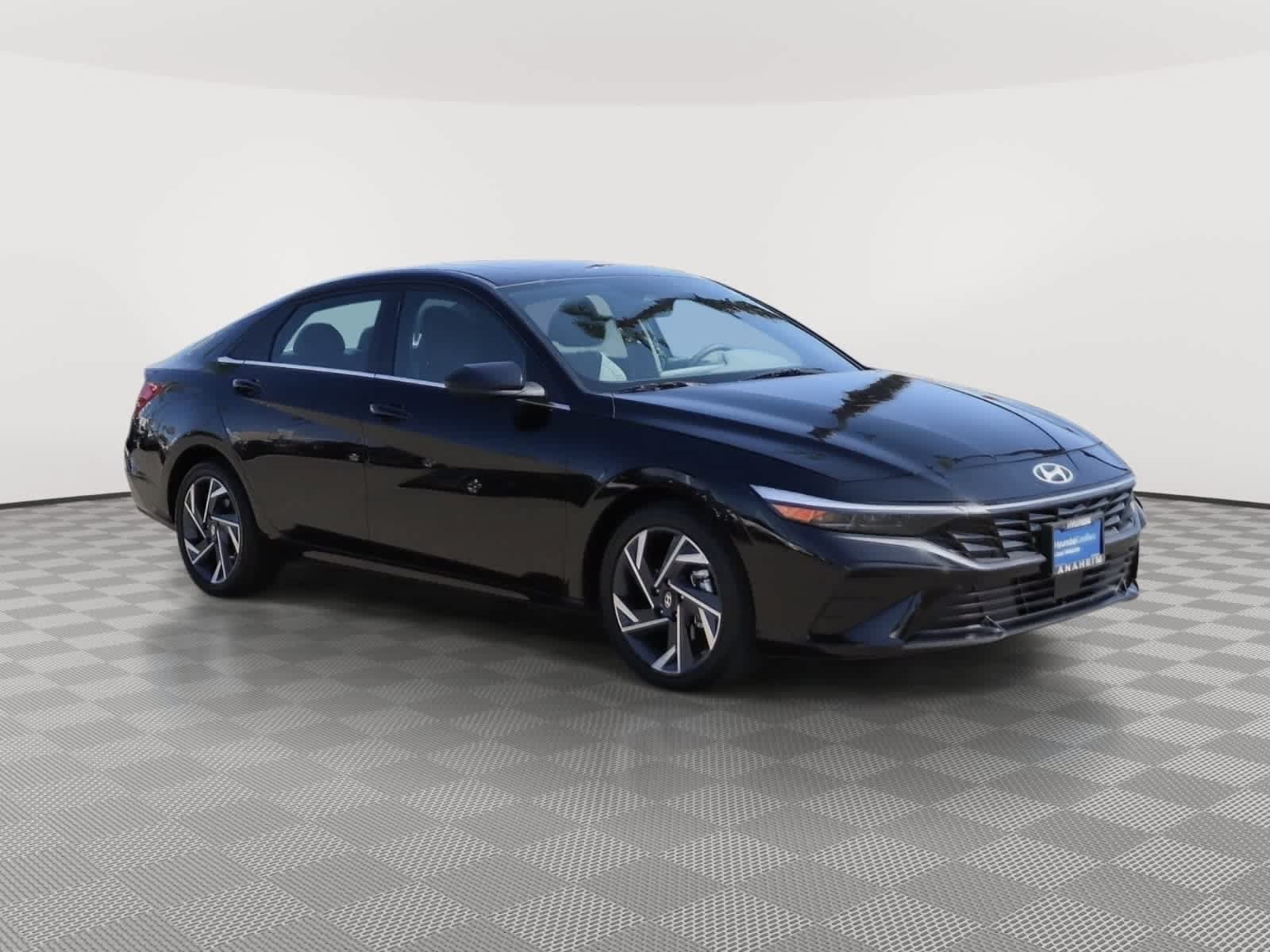 Used 2025 Hyundai Elantra SEL FWD image 3
