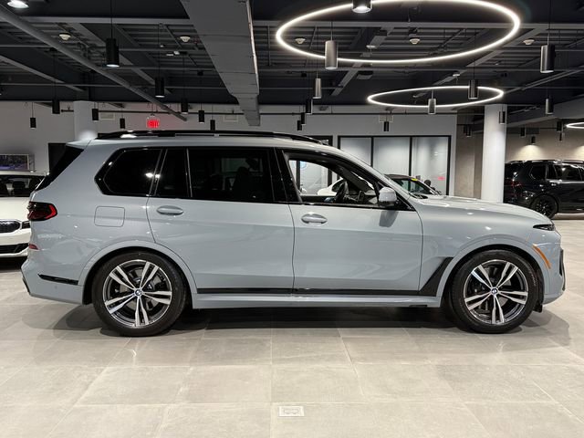 Used 2026 BMW X7 xDrive40i w/ M Sport Package image 4